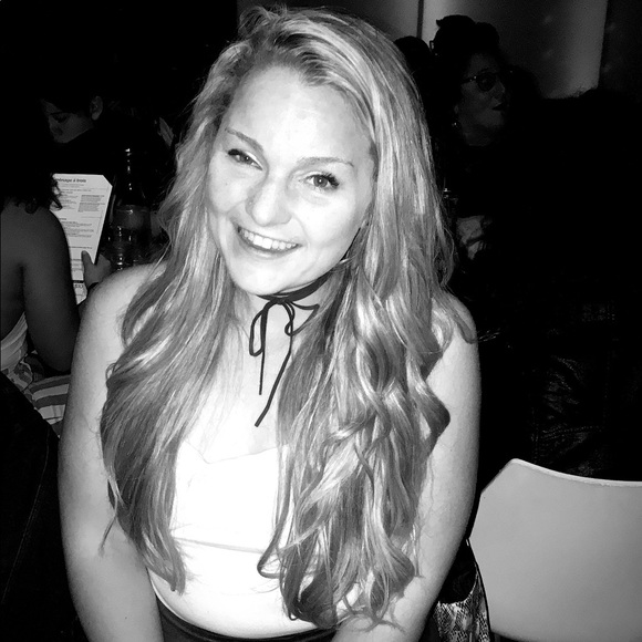 Meet your Posher, Cheyenne - Picture 3 of 4